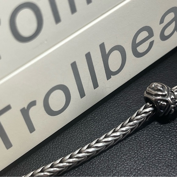 Trollbeads Retired Angles, Triangles Bead- 11136 - Picture 3 of 8